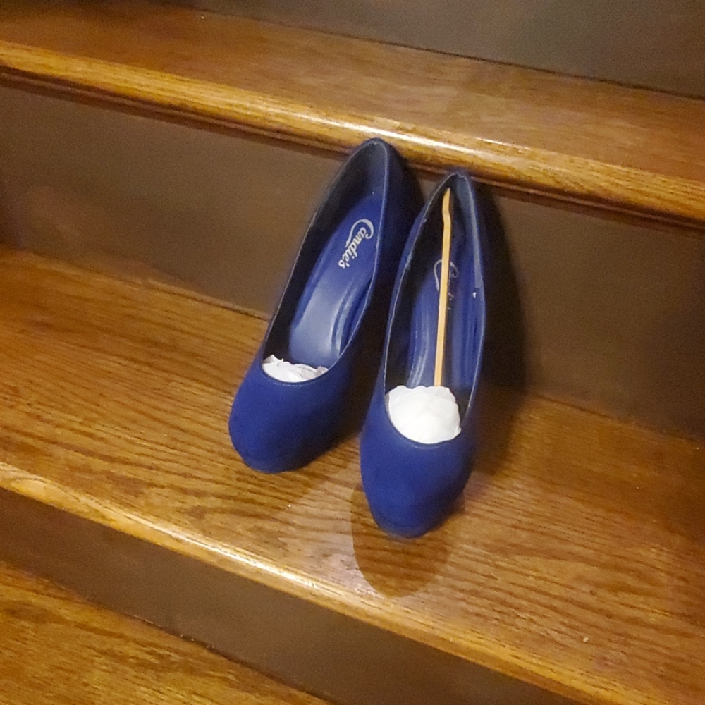 Shoe - Picture 2 of 3